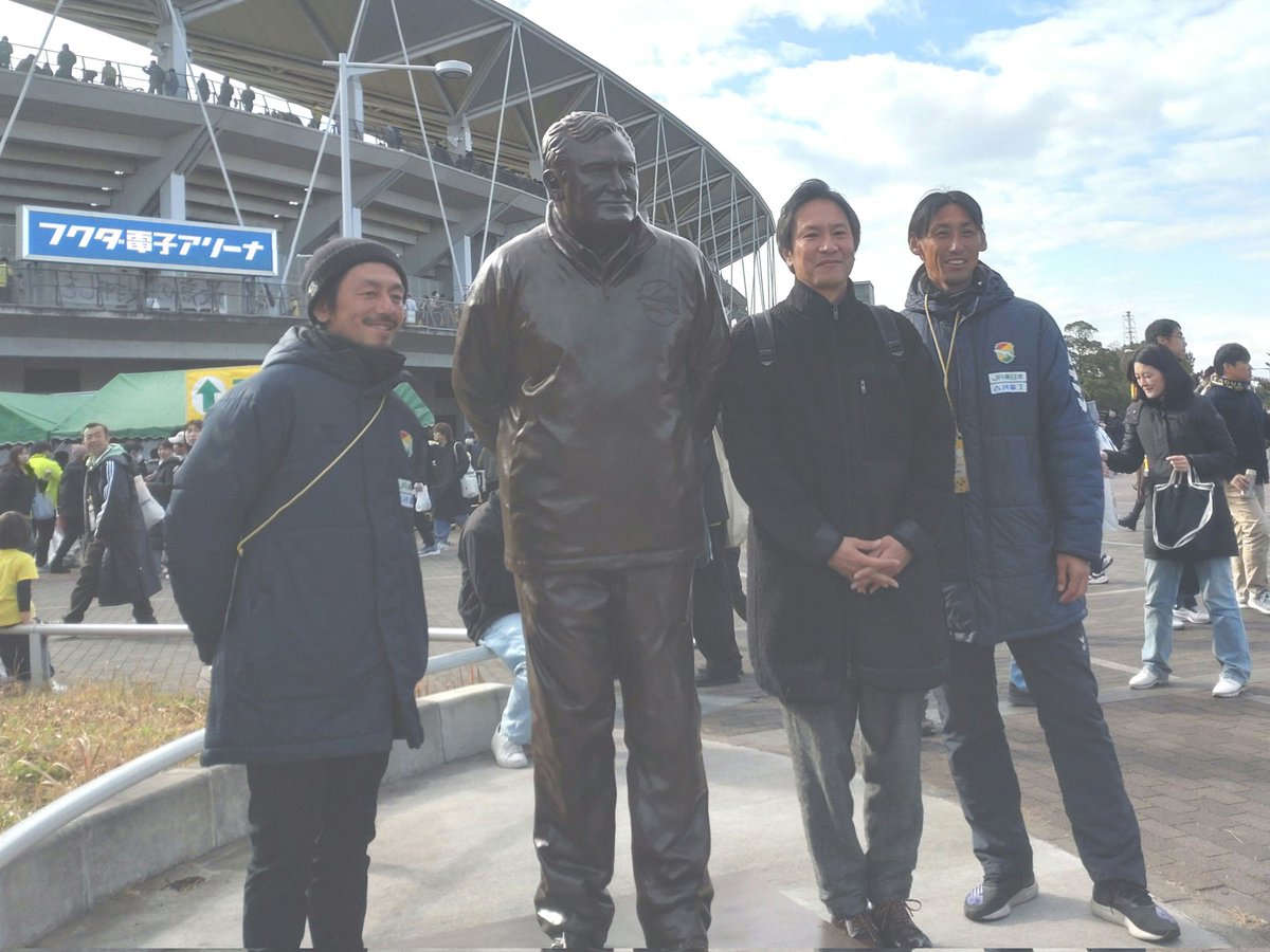 確認(   ¯꒳¯ )ｂ✧ ジェフOBたちの記念撮影 カメラ持ってる方が「みなさんも撮って〜」と