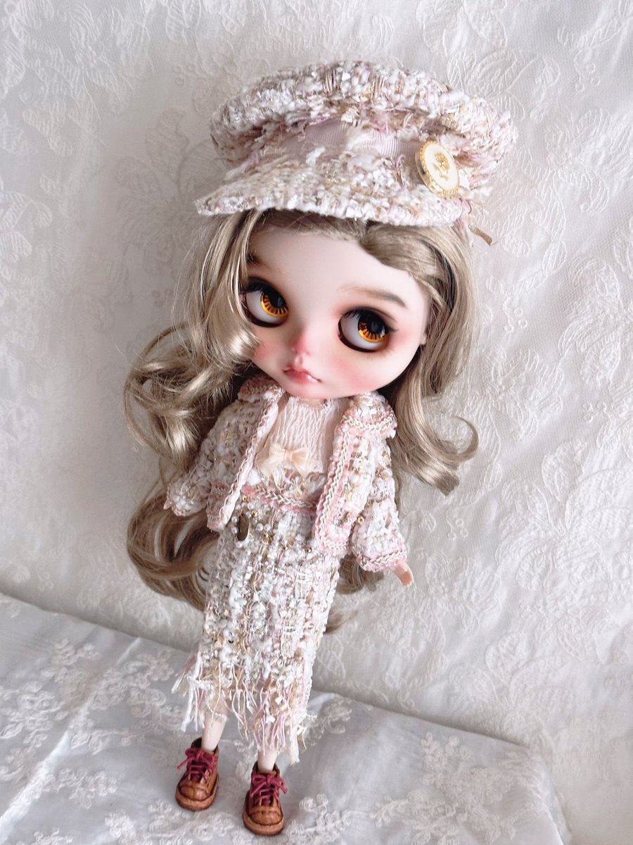 MurmurCoco's tweet photo. #cloris 
ブライスサイズのツイードドレスセット(お帽子付き)も少しご用意しております✨

#アイドール東京
#murmurcoco https://t.co/1JpR8dAaob