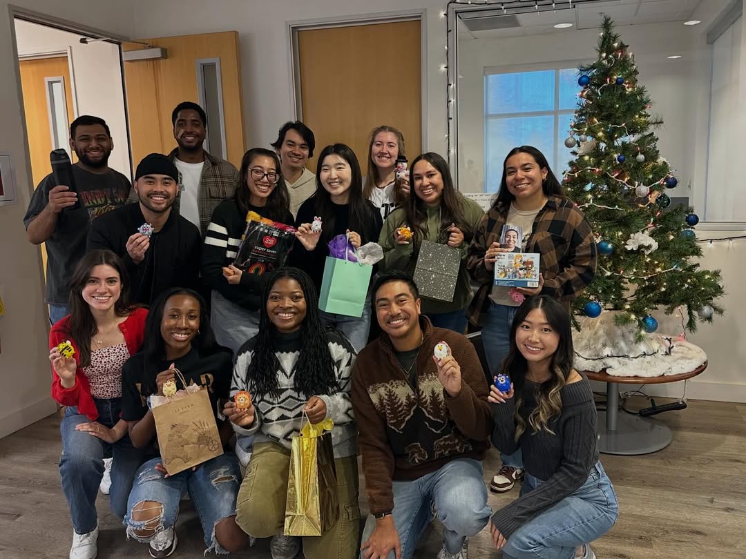 StanbridgeUni's tweet image. Occupational Therapy cohort MSOTRS003 brings a little festive fun and holiday spirit with their secret santa surprises! ✨🎁 Repost from @ssota_rs

#StanbridgeUniversity #OTStudent #OccupationalTherapy #OT #FutureHealthcareLeaders #SoCalEducation