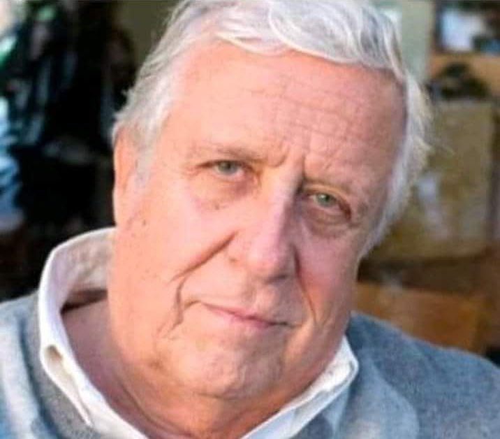 Hace 45 años, Patricio Bañados se negó en vivo a leer una mentira en 60 Minutos de TVN: “Esto no lo puedo leer, porque no es verdad”. Lo despidieron y lo vetaron, pero se fue digno y ético. Ese es el ejemplo, no el del periodista mentiroso. ctm.