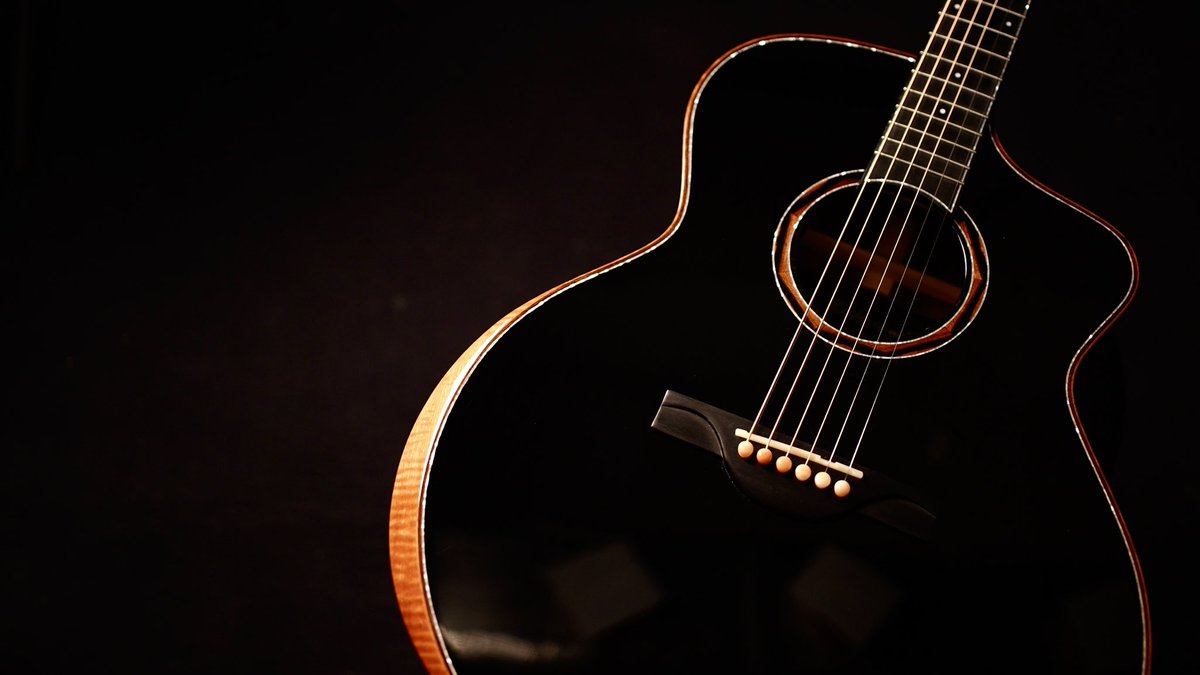 kkkzzzyyy's tweet image. 「大人の黒」をテーマに、自身が監修したアコースティックギター、

【Merida Extrema RAVEN】

あまりにもカッコよく仕上がってしまい、動画公開まで待てず……
ほんの少しだけ、先にご紹介させてください😆

RAVENという名はワタリガラスに由来します。…