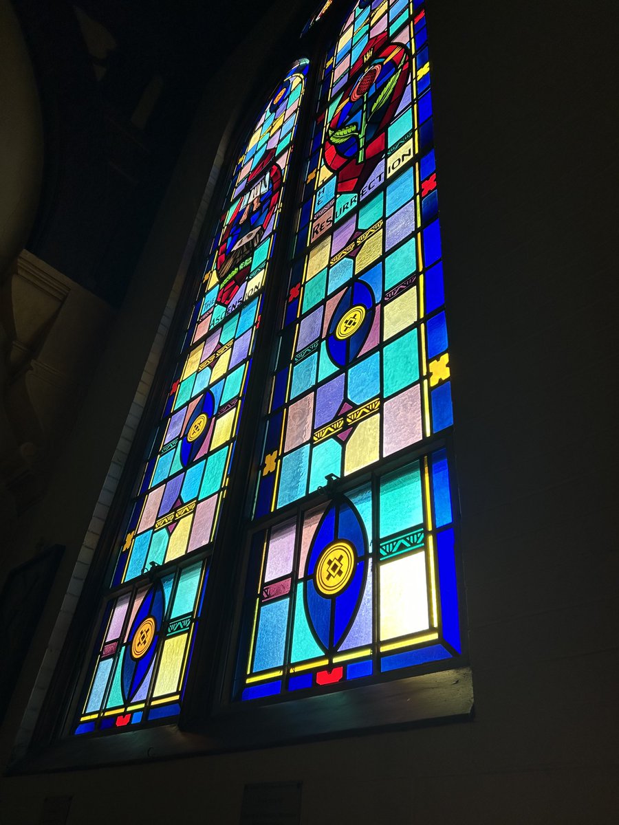 For love of my brethren and friends
I say: “Peace upon you!”
For love of the house of the Lord
I will ask for your good.
Psalm 122 : 8,9