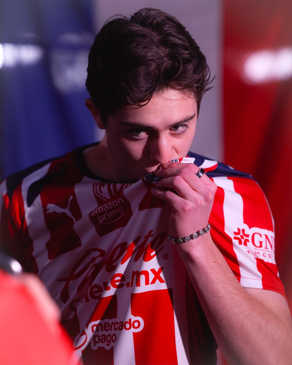 “Es un sueño hecho realidad &amp; arriba las chivas ”

Brian Gutiérrez