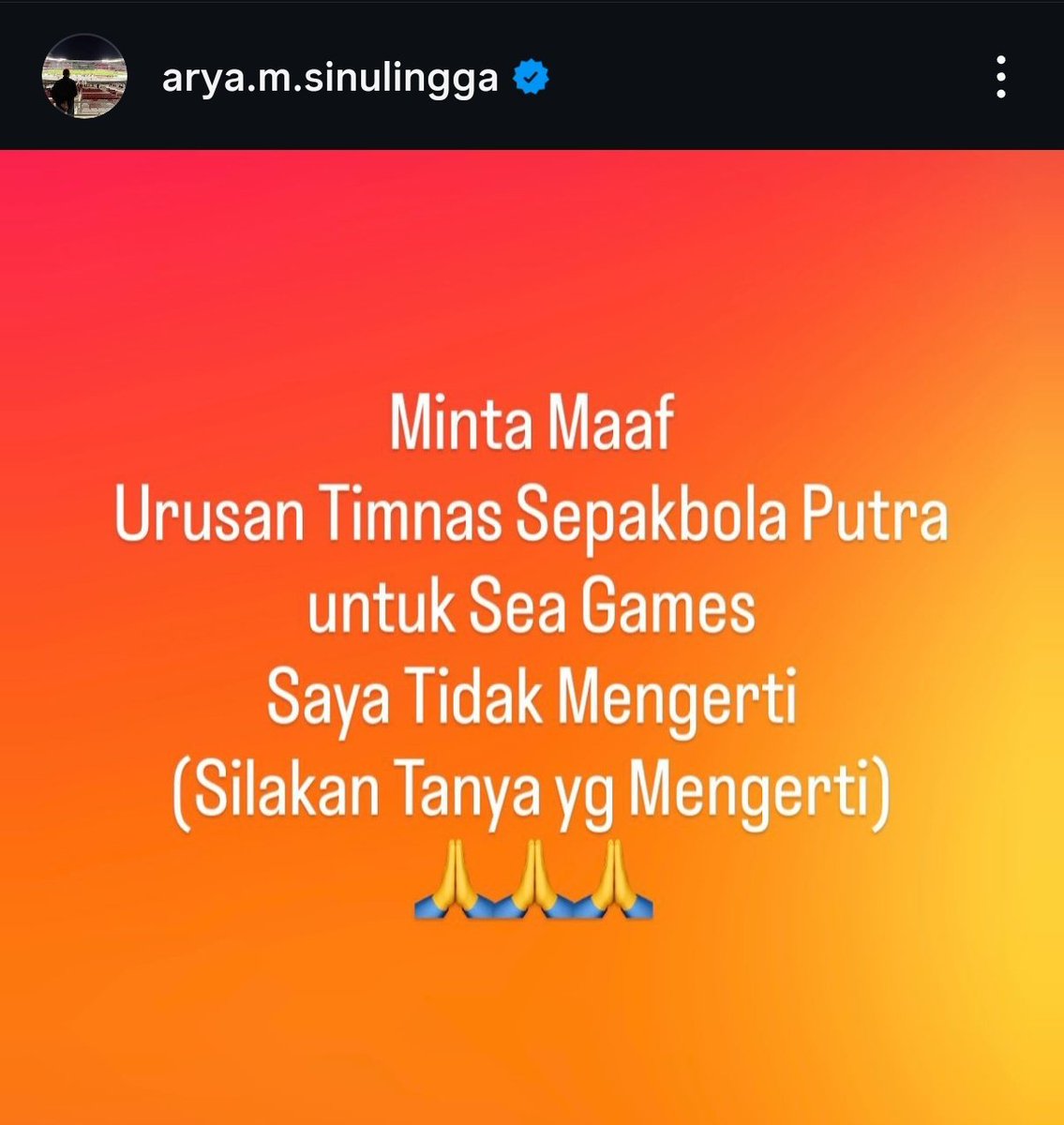 id_lgk's tweet photo. Gw kira dia minta maaf karena gak lolos, ternyata dia minta maaf karena mau lepas tangan akwoakw😂
Seandainya Timnas SEA Games juara, pasti langsung jilat jilat tuh, "Ini semua berkat ketum #satsET"😅
Udah dihajar fakta ama Asnawi masih berani ngepost nih orang https://t.co/YzUu9wGAm0