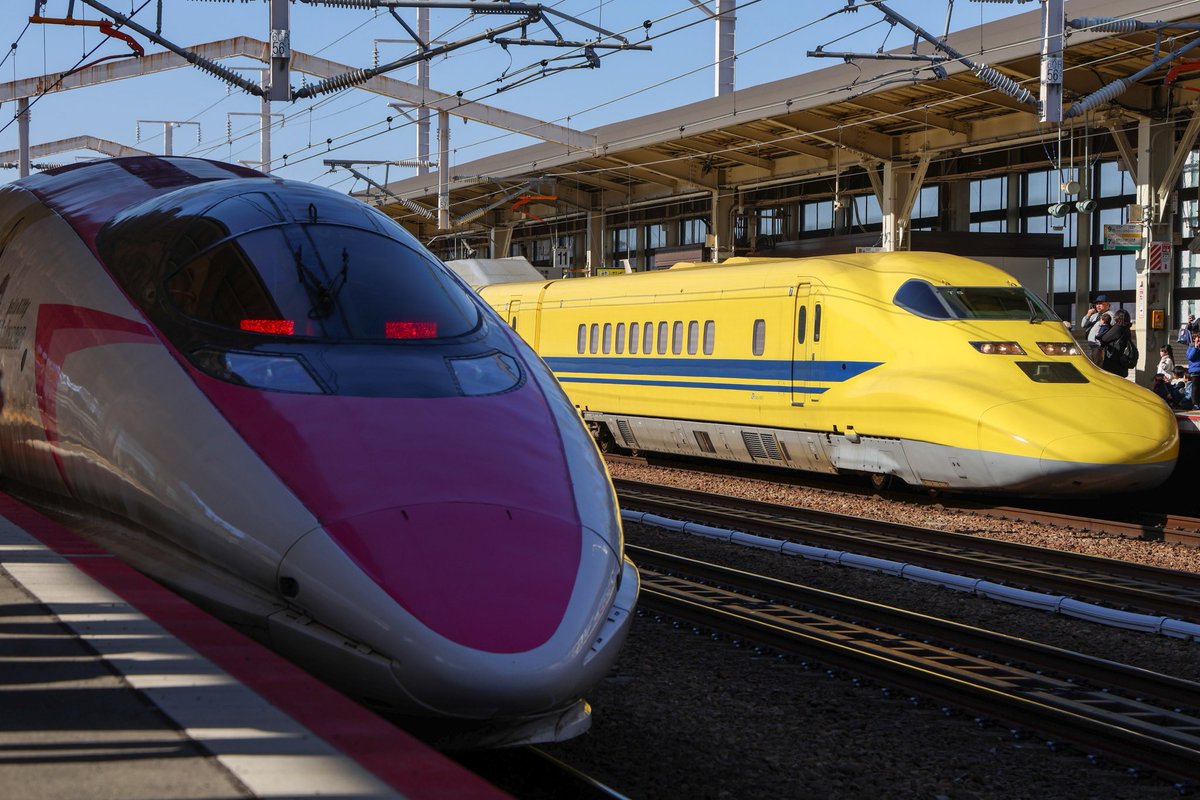 ドクターイエロー×ハローキティ新幹線 来年春に引退のキティ号、この