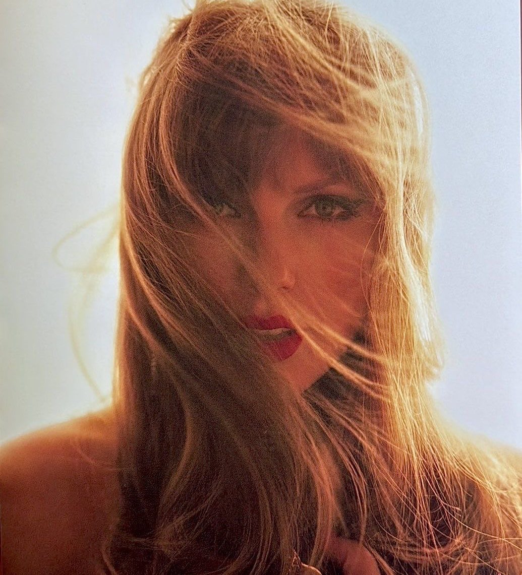 TAYLOR SWIFT: Preparations for the Holy Press Tour, image size:1035x1141