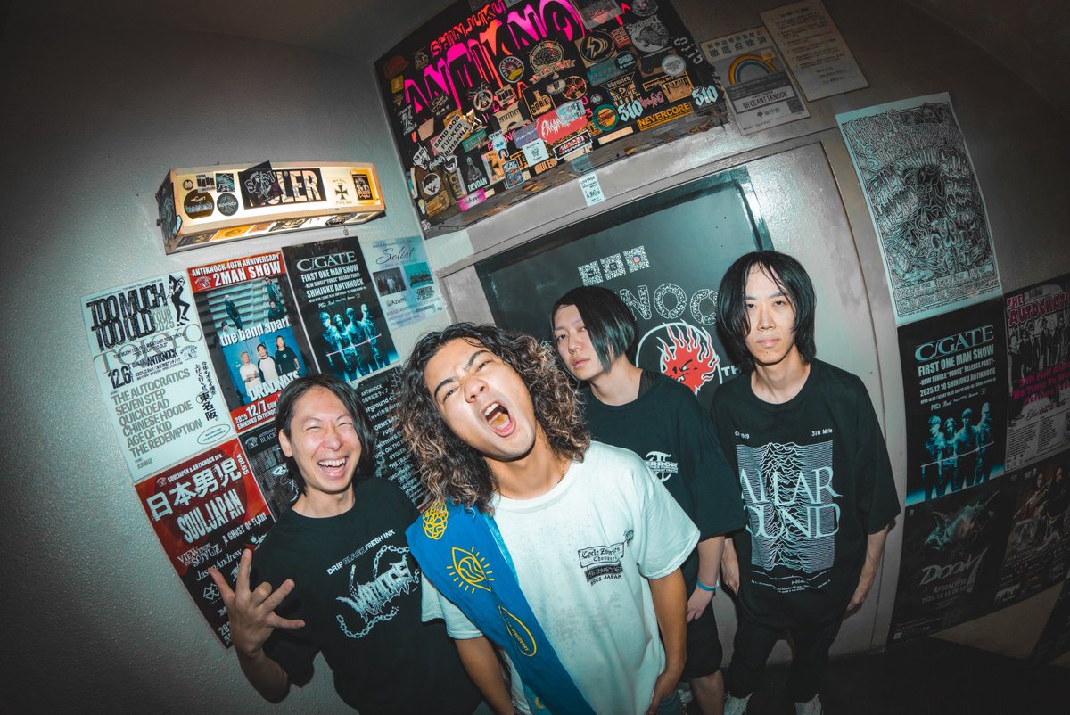 25'12/12 at ANTIKNOCK
live photo by <a href="/mizukiphoto0920/">Mizuki Fujiwara</a> 📸

今週2本目のライブありがとうでした🙏

イベントに趣旨があって、その上で我々を誘っていただけたのだと感じております

今年はラスト、中野MOONSTEPにてインドネシアのNOFXことRosemaryと演ります🥁

#wildogs
#photography