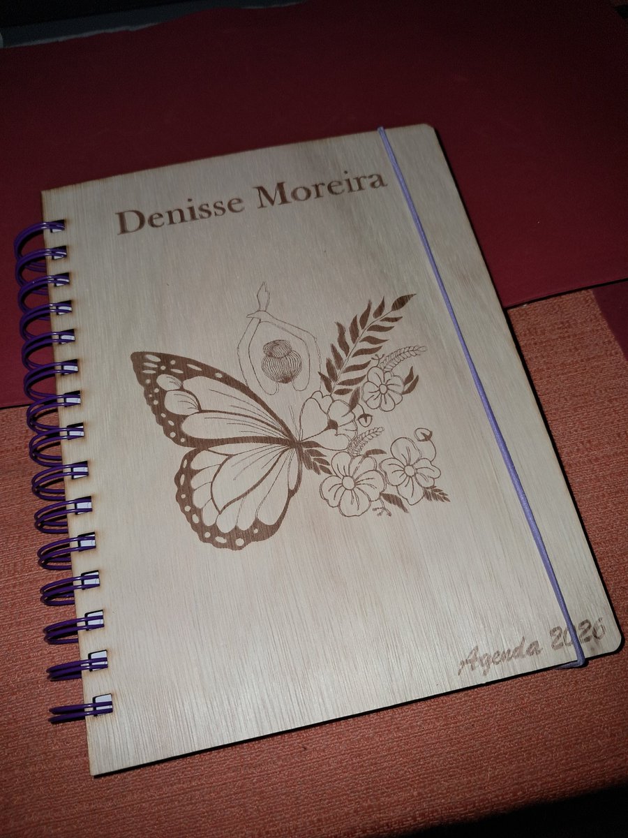 vanikevin's tweet photo. Gestos que te llenan el alma!! . 
Regalo de una usuaria de la Defensoría por "su paciencia doctora " me dice. 
De seguro que me acompañará todo el año que viene.  
Qué bendición por Dios! https://t.co/1gE113en3p
