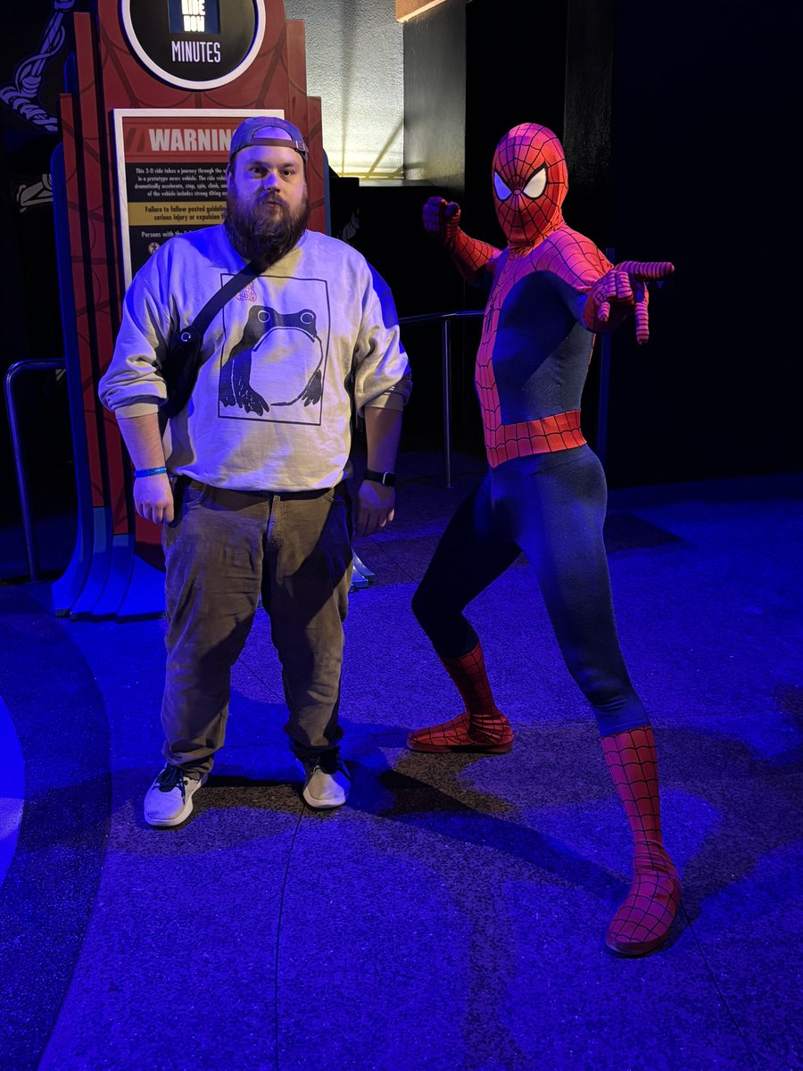 SARGENTkelly21's tweet photo. They say never meet your heros... but after 20+ years spiderman is still cool as hell https://t.co/9HHMWt8UXC
