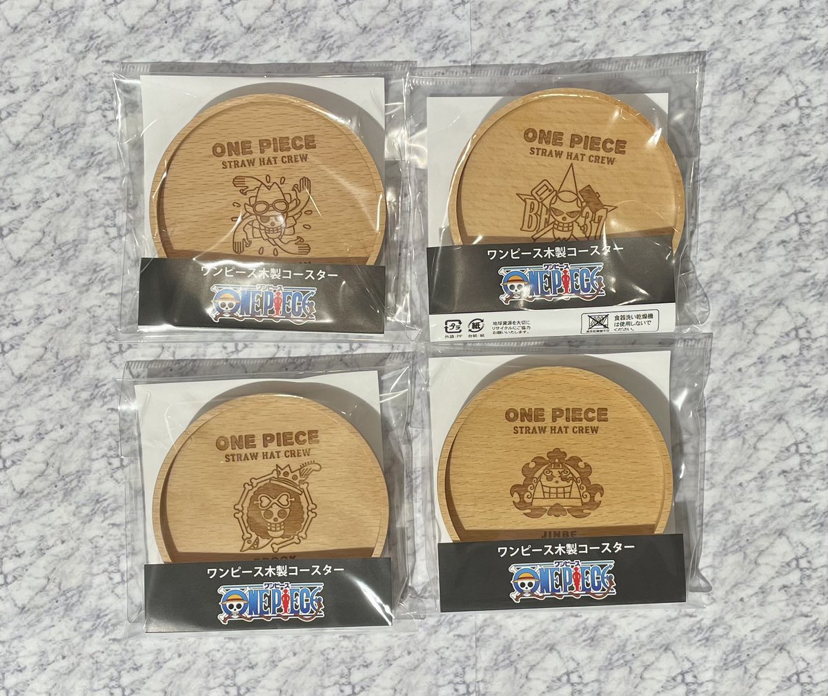 再入荷】 ワンピース 木製コースター ルフィ/ゾロ/ナミ/ウソップ