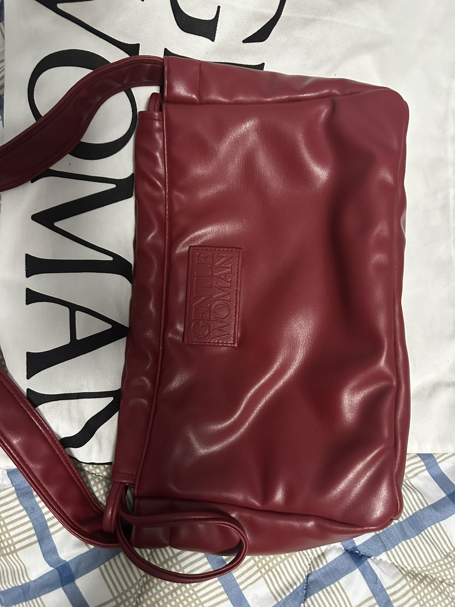 jjkk_kull's tweet photo. ส่งต่อ Gentlewoman SOLÉA BAG ใช้ไปประมาณ 2 ครั้งใหม่มาก ของแท้💯
999.- ส่งฟรี!! (ช้อป 1790.-) #ส่งต่อgentlewomen #gentlewomen #โล๊ะตู้ #ส่งต่อกระเป๋า #ส่งต่อเสื้อผ้า #กระเป๋ามือสองสภาพดี #กระเป๋ามือสอง #โล๊ะตู้เสื้อผ้า https://t.co/7AfEUxleNn