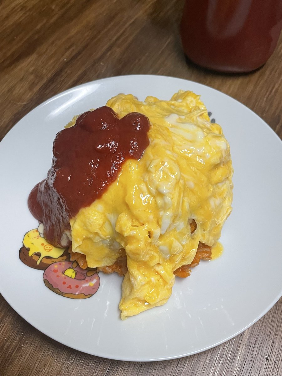 お休みの昼ごはん 普通のオムライス🤎 #茶色は正義