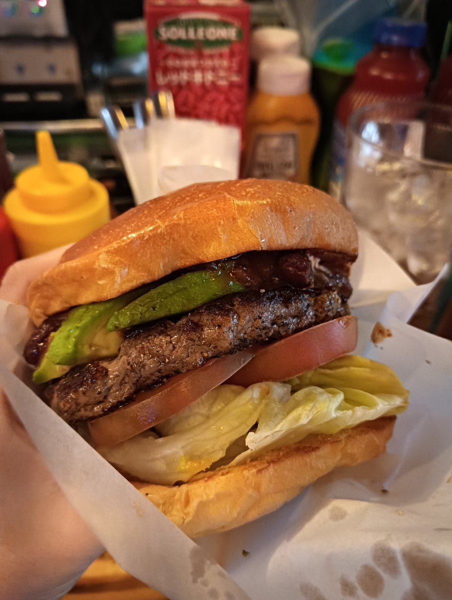 病院で半年振りにいい結果が出たので、UNCHAIN BURGERでランチ🥳
明日からまず3ヶ月頑張ろう🥚