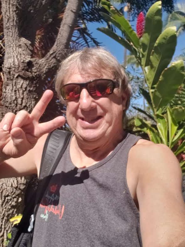 Snake bit (@laboomba1234) on Twitter photo 