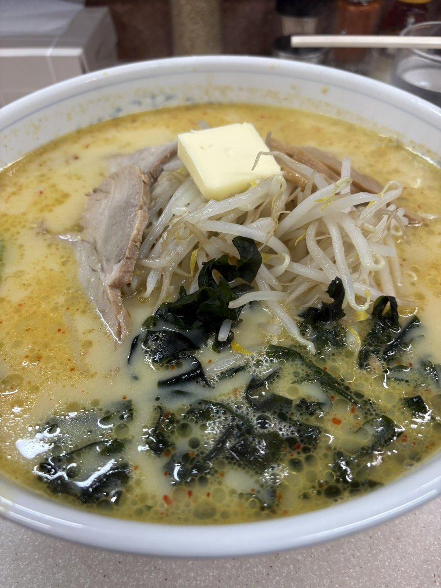 大西さんの味噌カレー牛乳ラーメン食べました！
カレーと味噌の味がしっかりしていて、太麺によく絡んでおいしかったです！