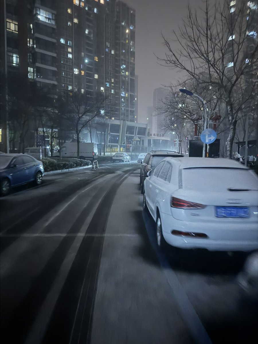 laoadeng's tweet image. 上一秒还在李村喝酒，下一秒就到了麦岛去客户家按摩 
#青岛 #女士spa