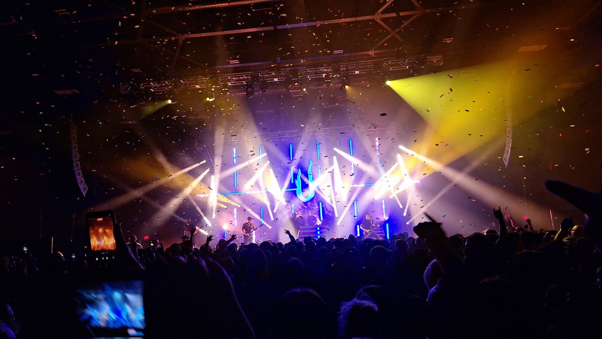 Very cool <a href="/augustburnsred/">August Burns Red</a>