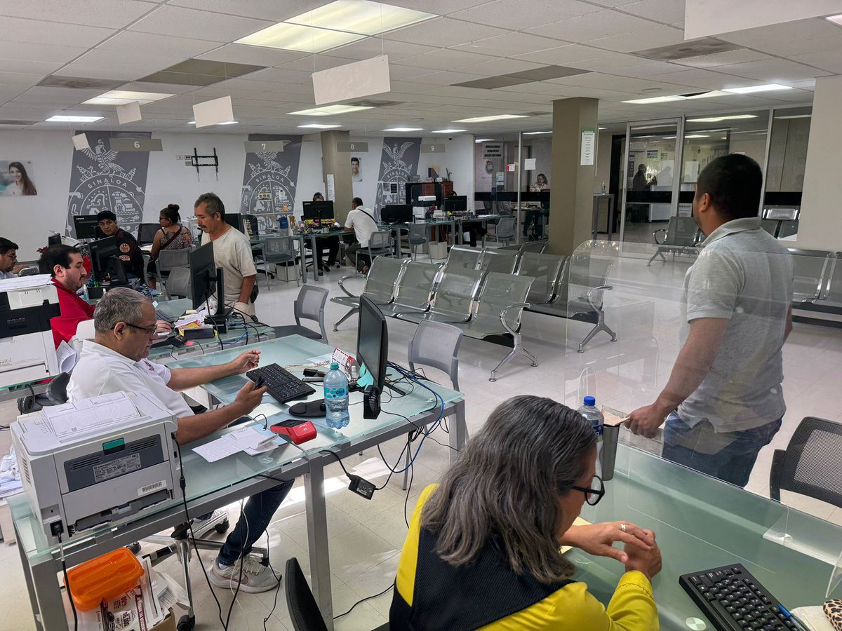 Trasciende60696's tweet photo. #SATES || LLEGAN LOS DESCUENTOS DECEMBRINOS A GOBIERNO DEL ESTADO || #TNoticias @sinaloagobmx 

https://t.co/uBs6JpRQmd https://t.co/WzddW37ExL