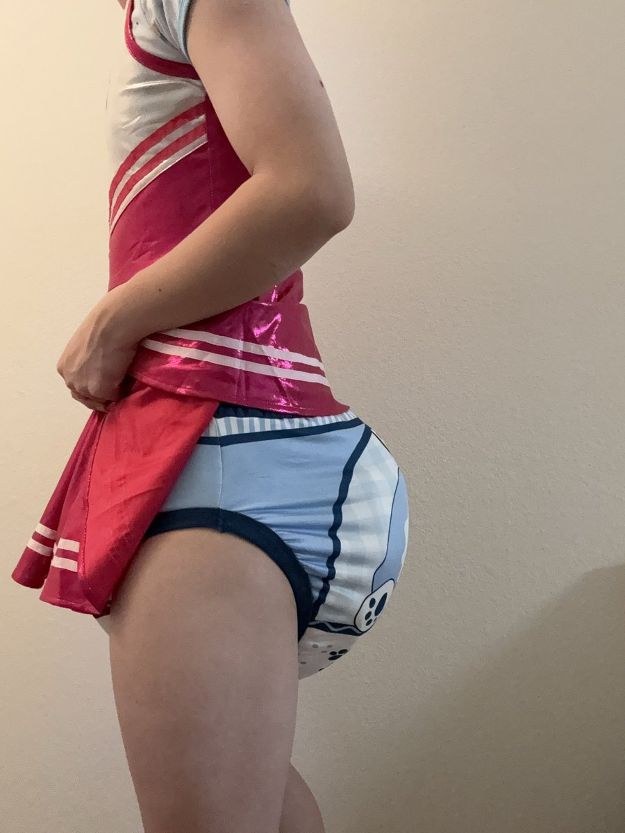 EmptySum tweet media