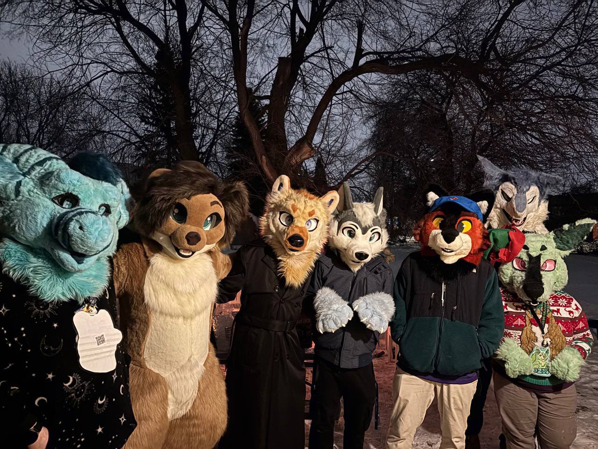 chompchomp92's tweet photo. Had a great time hanging out with some of the locals. https://t.co/uycaxFboGD