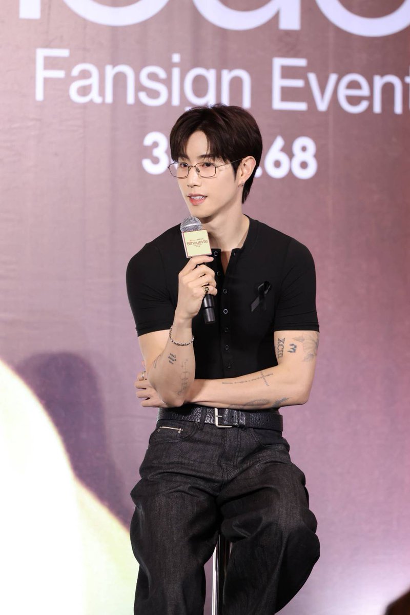 “มาร์ค ต้วน” เรียก “เจ้าอากาเซ่ของฉัน” จัดเต็มความพิเศษในงาน Shopee x MARK TUAN ‘Silhouette’ FANSIGN &amp; PHOTO EVENT ในไทยครั้งแรก  

#ShopeexMarkTuanEvent #ShopeeTH #MarkTuan #Silhouette

facebook.com/twentyfournews…