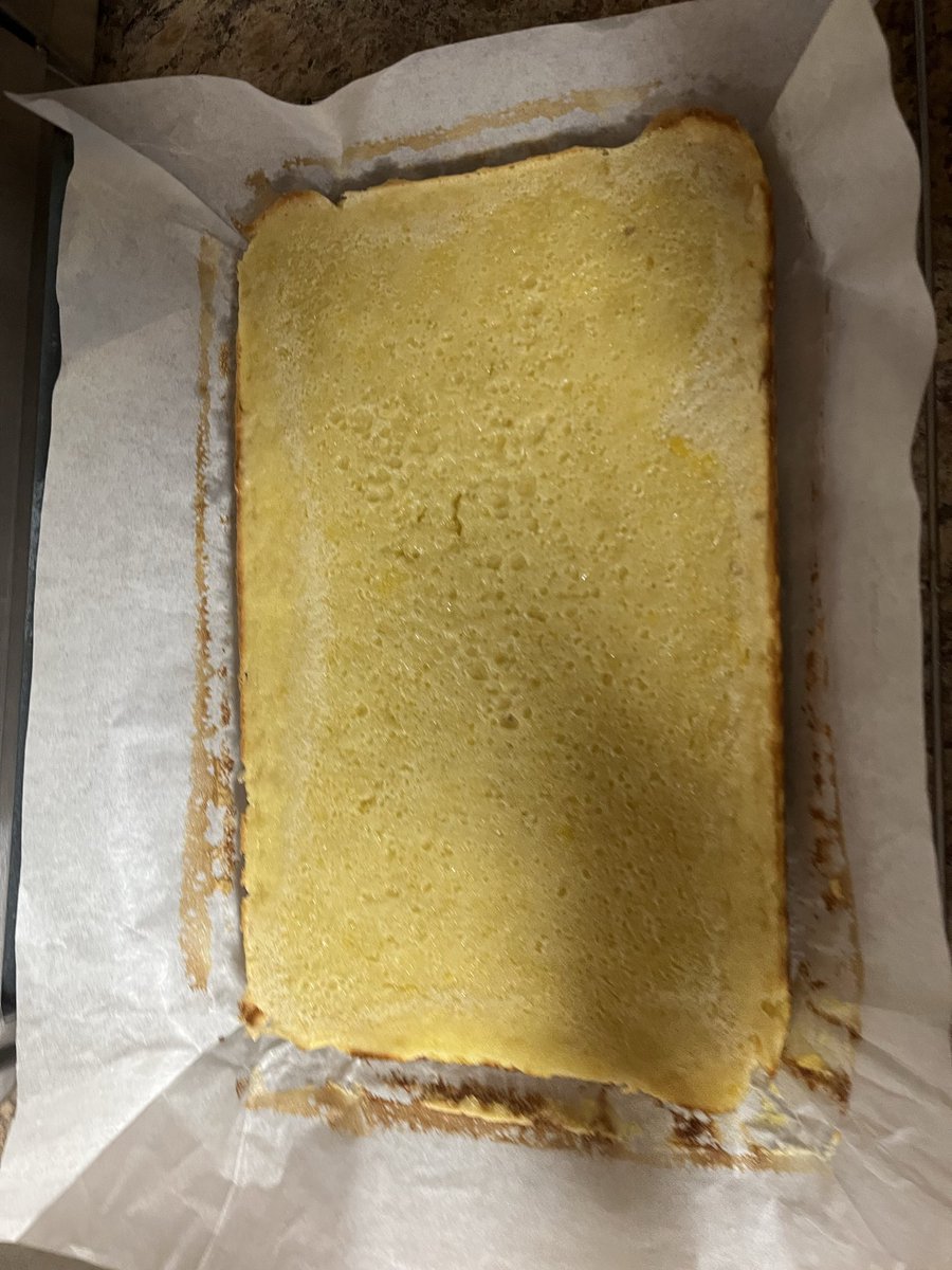 WLPWolfGirl's tweet photo. If anyone is curious my second attempt turned out much better #food #lemonbar #baking https://t.co/77hRnmgBWV