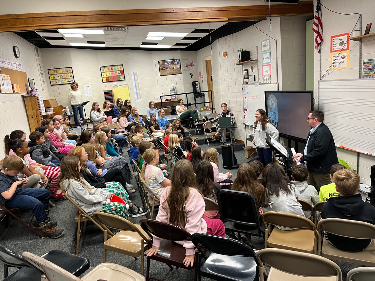 FCSD_Music's tweet image. We hosted a masterclass for vocalists with Fredonia alum Michael Hawk.  Michael is a professional vocalist and has performed in many roles across the country.

For more information about Michael please visit his website at:
michaeljhawkbaritone.com