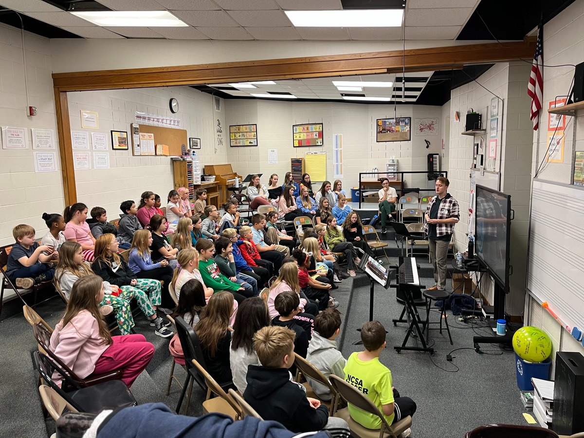 FCSD_Music's tweet image. We hosted a masterclass for vocalists with Fredonia alum Michael Hawk.  Michael is a professional vocalist and has performed in many roles across the country.

For more information about Michael please visit his website at:
michaeljhawkbaritone.com