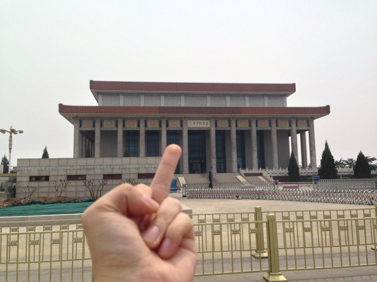 喷丽媛 tweet media