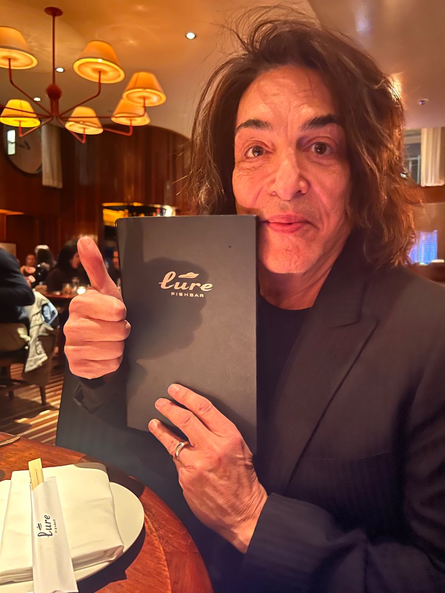 PaulStanleyLive's tweet photo. Had dinner tonight in NYC at one of my favorite spots in Soho @LureFishbar. Always great! https://t.co/kiu8zld1H7 https://t.co/tNgrLM8fjW