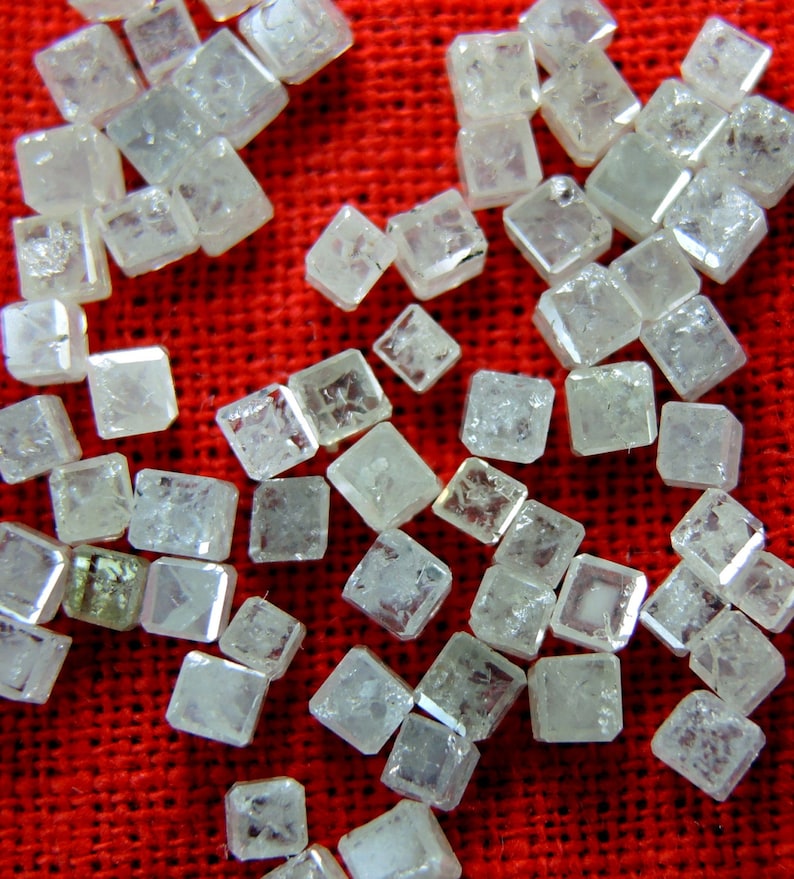 Lukhidiamond's tweet image. Natural Loose Diamond Polished Cube White Color I1 to I3 Clarity 5 pcs lot Q62

ETSY : etsy.com/listing/631344…

#NaturalDiamond #LooseDiamonds #PolishedDiamond #WhiteDiamond #CubeDiamond #NaturalLooseDiamond #I1Clarity #I2Clarity #I3Clarity #DiamondTrading #DiamondSupplier