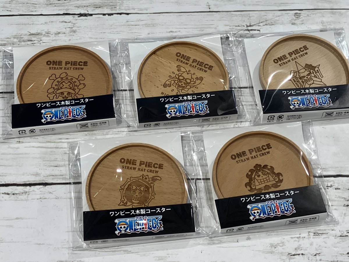 再入荷】 ワンピース 木製コースター ルフィ/ゾロ/ナミ/ウソップ
