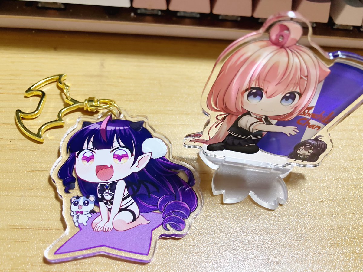 あたたかくなる アクキー アクスタ まとめ売り 冬コミセットのアクスタとアクキーです♪ 爆裂可愛い♪ 社畜ちゃんの