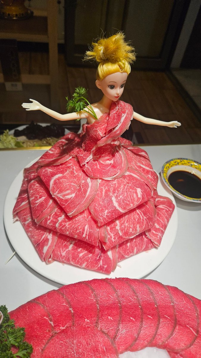 fengweb3's tweet photo. Dinner wasn’t about wagyu or seafood tonight
it was Barbie in a beef dress entering the hotpot
Don’t worry, I ate the beef.
Barbie was only there for the runway, the photos, and the vibes.
Probably the most fashionable hotpot I’ve ever had.
Fashion is optional.
Good beef is not https://t.co/ojPu3DQWak