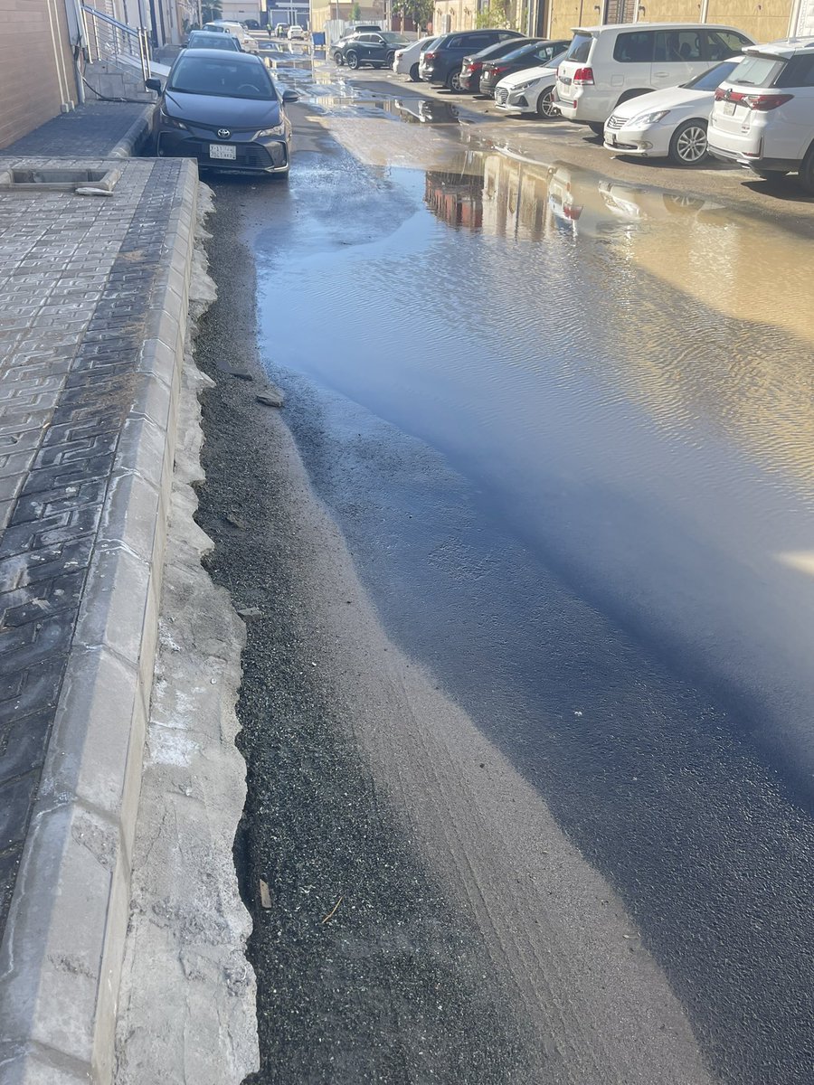 الى بلدية طيبه ...مع التحيه شارع الدكتور بهاء الدين قرمله بحي الصالحيه بجدة بعد الامطار لا حياة لمن تنادي