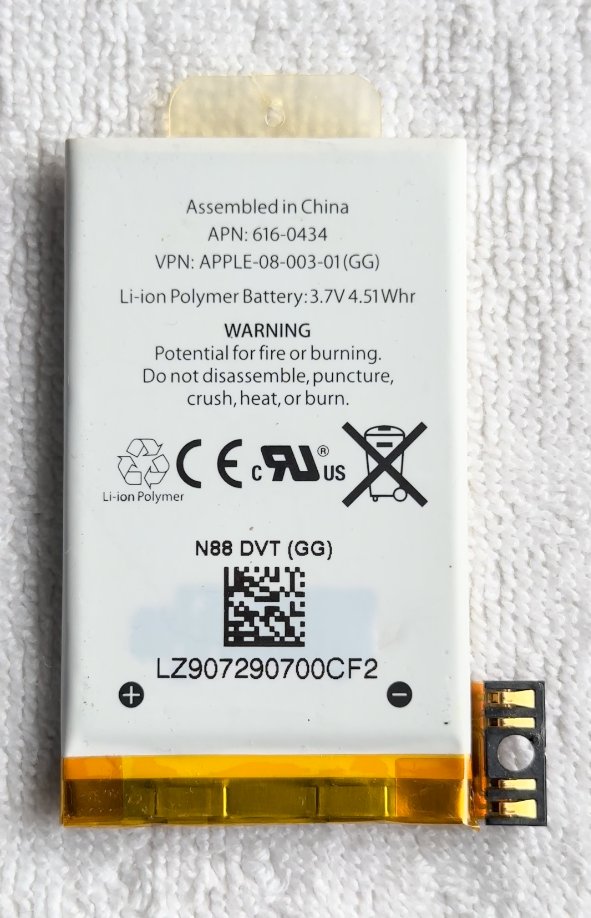 Prototype iPhone 3GS (DVT Stage). This unit has an engraving on the screen, machine alignment marks on the chrome screen border, and full prototype components. Sadly, it was used heavily and no longer functions. Check out my YouTube short! #appleinternal 

youtube.com/shorts/Ui3xtnr…