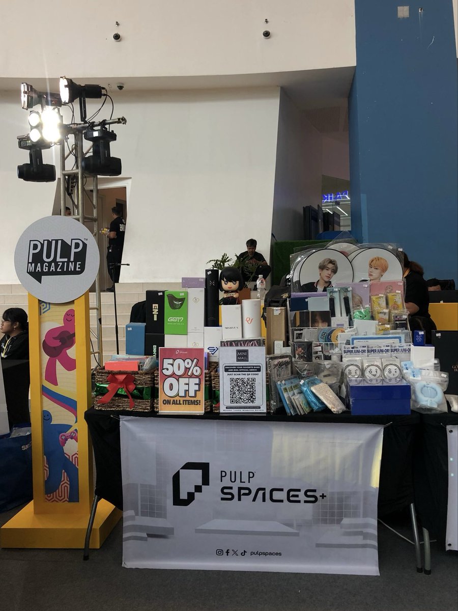PULPSpaces's tweet image. WE ARE READY! The moment you've been waiting for is officially happening NOW! 🥳 

We're stocked with official K-Pop merch and we're kicking things off with a massive 50% discount!❤️‍🔥

📍MOA Music Hall 🎪

#PULPSpaces #ViuKLand2025 #KDramaMerch
#KpopMerch