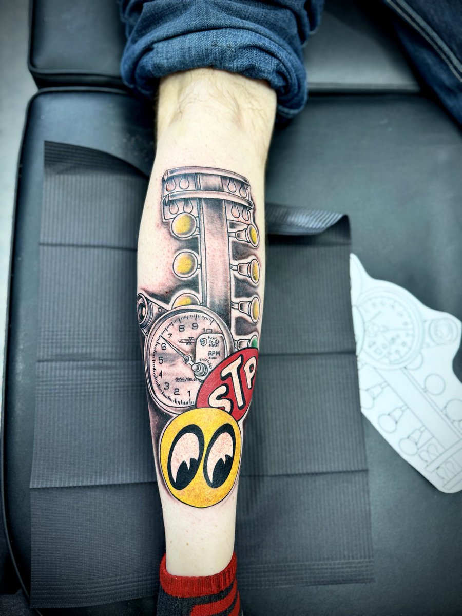 pmouldentattoos's tweet photo. Leg sleeve session from today https://t.co/IqrGXjofOd