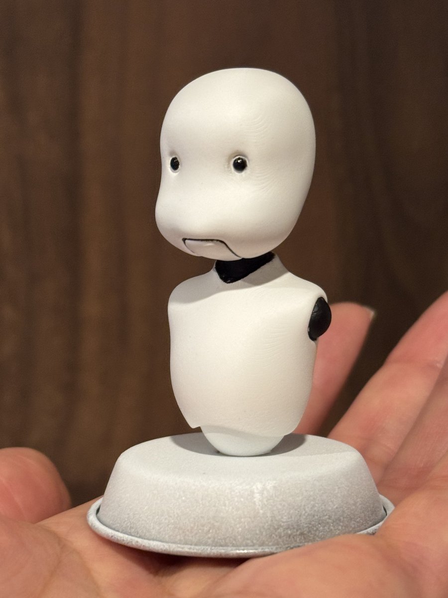 ロビン戦闘体の操縦席内の子ロビンも塗装しました！ 組んでしまうと