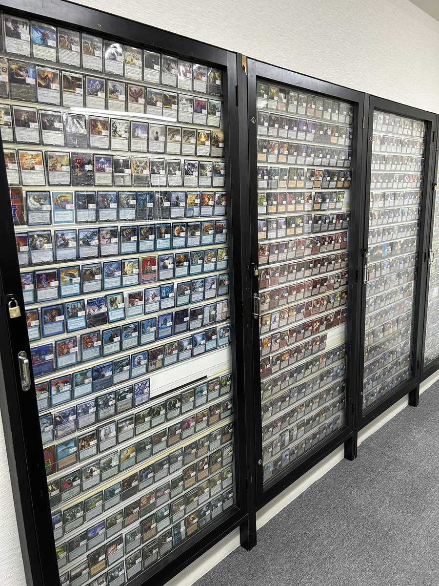 MTGショーケースに先日買い取らせて頂いたカード等を補充しました