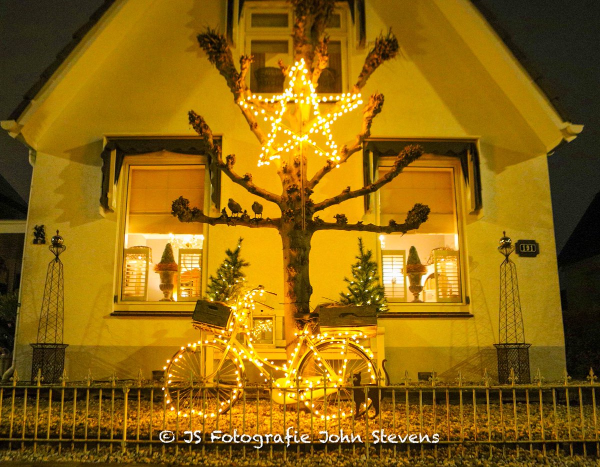 Brandweer2020's tweet image. Apeldoorn Zuid al prachtig in kerstsfeer

#Apeldoorn 
#kerst 
#kerstmis 
#kerstverlichting 
#feestdagen