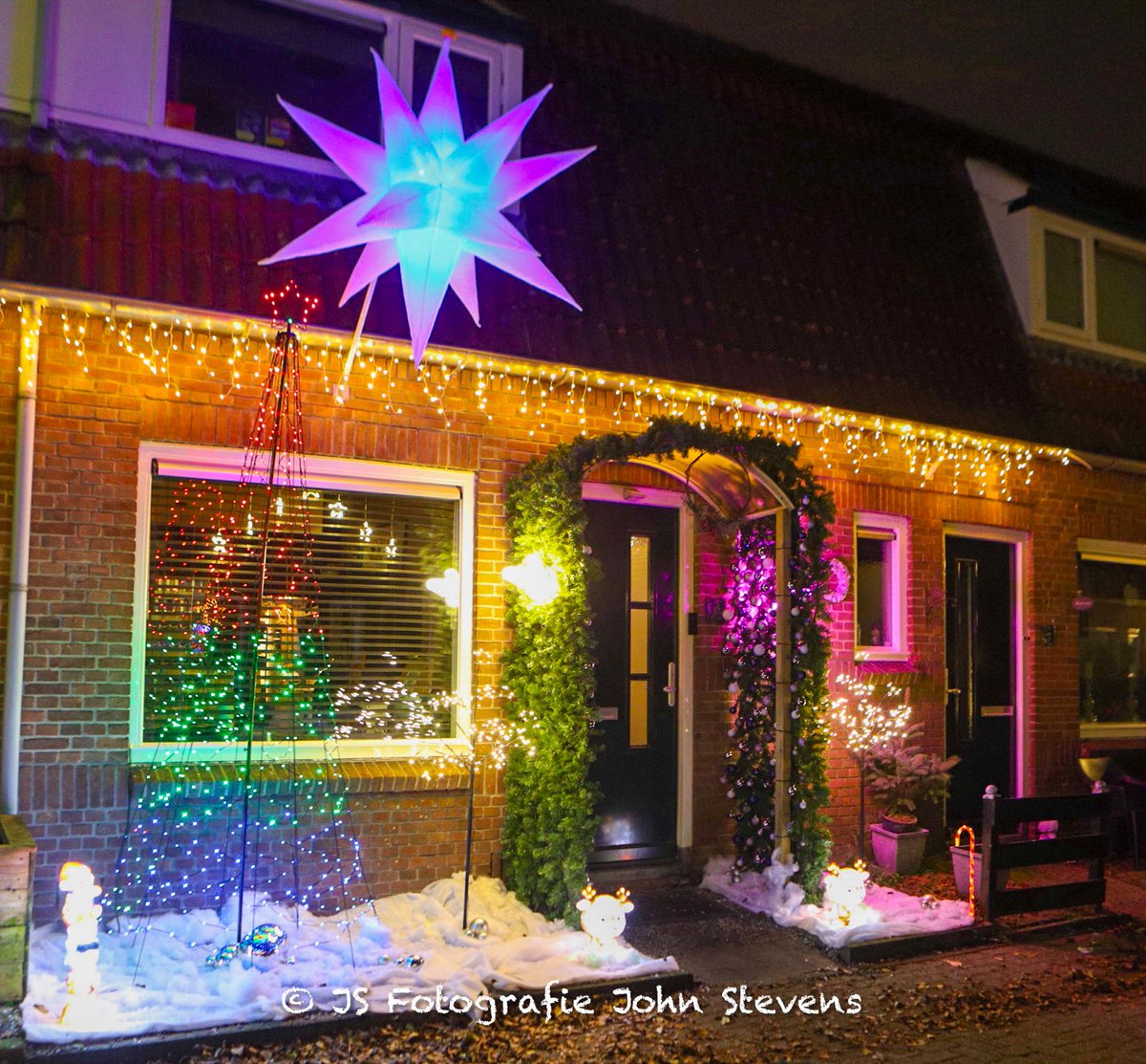 Brandweer2020's tweet image. Apeldoorn Zuid al prachtig in kerstsfeer

#Apeldoorn 
#kerst 
#kerstmis 
#kerstverlichting 
#feestdagen