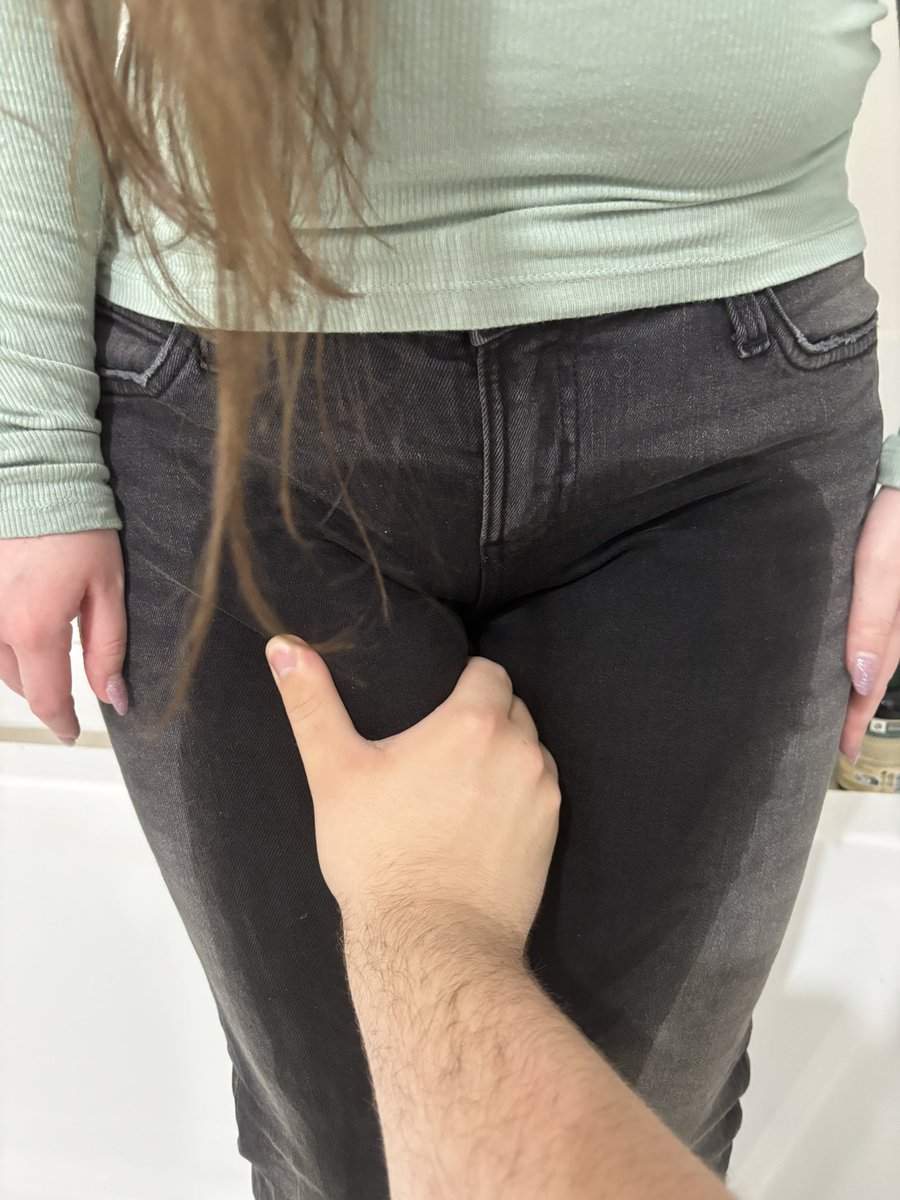starsbymooniee's tweet photo. Here’s the wetting >.< I needed to pee soooo bad :c but daddy wouldn’t let me use the toilet :c he said I have to wet myself :0 I can’t help but be a tiny bit shy wetting myself in front of him. #omorashi #wetting #pee #piss #sub https://t.co/3iYS2skRtF