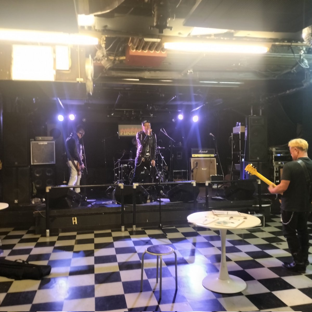 z_piratesrocks3's tweet photo. 各バンドリハーサル中
#2025年12月13日土曜日
#新松戸FIREBIRD 
#KingofKings
#パンクドランカーギグ
#CoverNightSpecial
#MerryStars
#DFR
#S党
#RocknCrazyStars
#Z党
#お気楽とんぼ　
#DJz
#PUNKROCK
#ROCKnROLL https://t.co/23UQMQbyRF