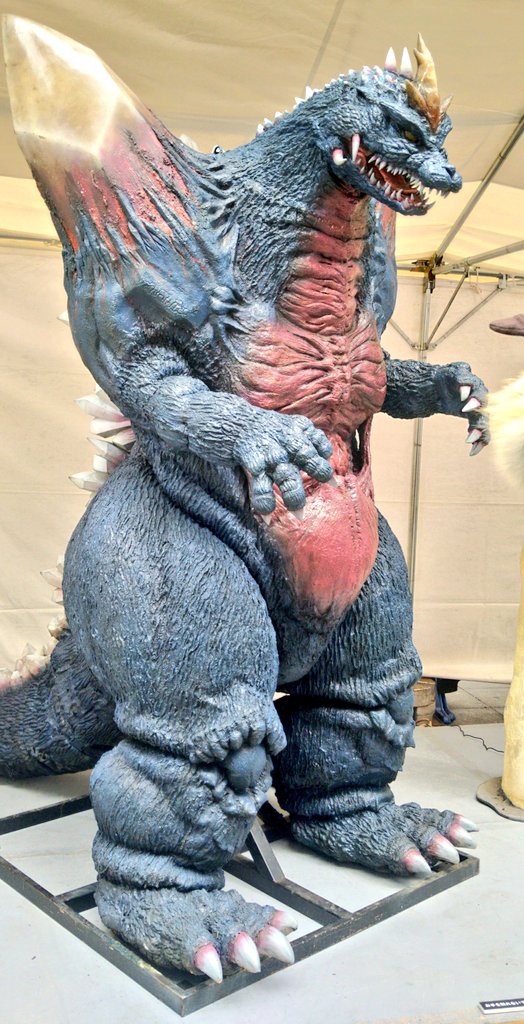 新宿観光特使 #ゴジラ 目玉はゴジラとスペースゴジラスーツ展示でしょう。