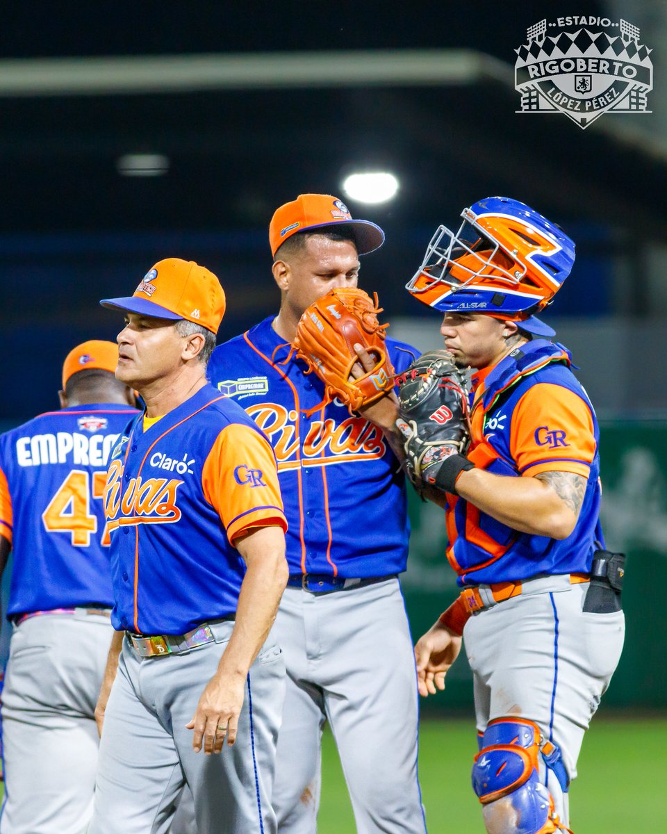 estadioRLP's tweet photo. Postales 📸📸 del encuentro entre @gigantesrivas y @leonesdeleon_apbn en la XXI edición de #LaProfesional donde los locales garantizaron su cupo 🎟 al Round Robin con ka victoria de 7 carreras por 2.

#estadiorigobertolópezpérez https://t.co/W27P3PRM0c