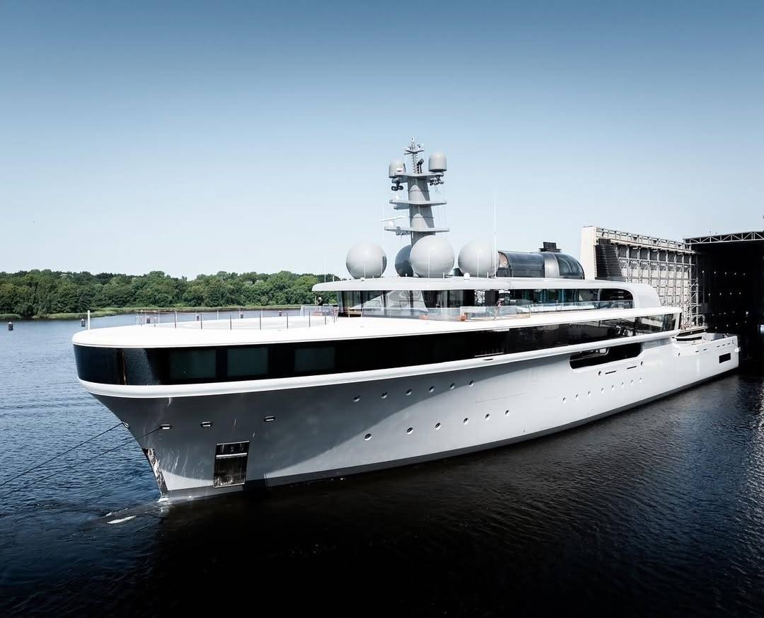 前澤社長の新ヨットが推定500億円ってことで資産減ったんちゃうか？と