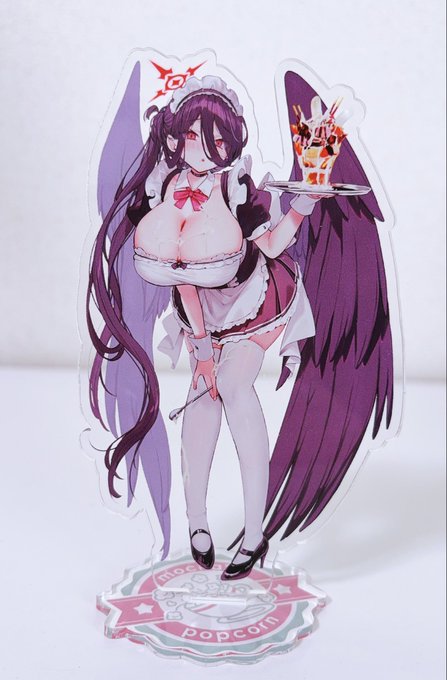 アクスタ届いた✨
少しピンク系の色合いでとっても可愛い🩷
台座がサークルロゴになってます👍 