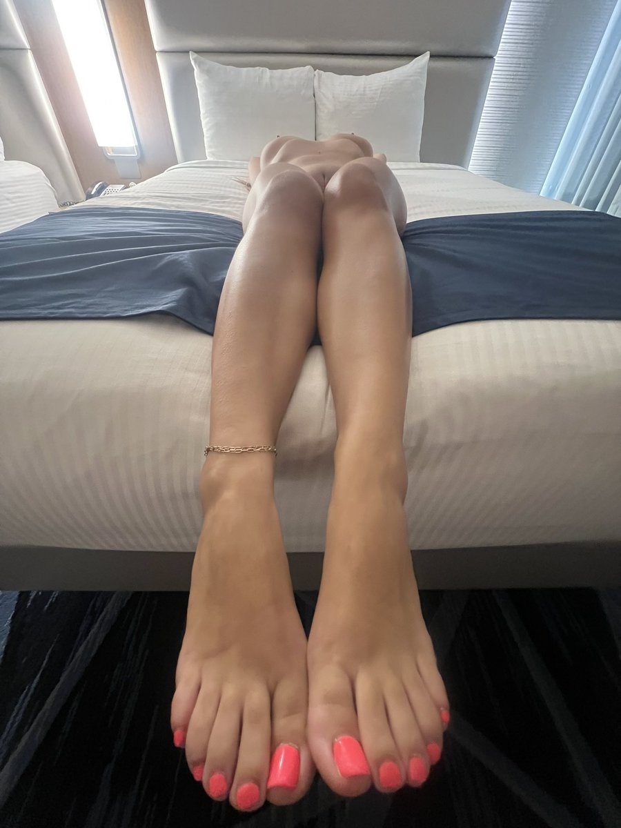 couplefootfun's tweet photo. You have been asking and it’s time ! 

I/we are gna start doing video calls. 

DM to schedule. Taking 3 each night for this upcoming Sunday/monday/tuesday. 

Offering-Solo and couple play 

DM to book your session 😈 

Let’s play! https://t.co/RSjxuqd4oM