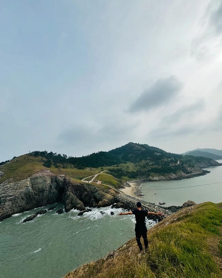 "you've seen the sea so much, i hope you've become someone with a deep and wide heart." 
🥺🥺🥺🥺🥺🥺🥺🥺🥺🥺🥺🥺🥺🥺🥺